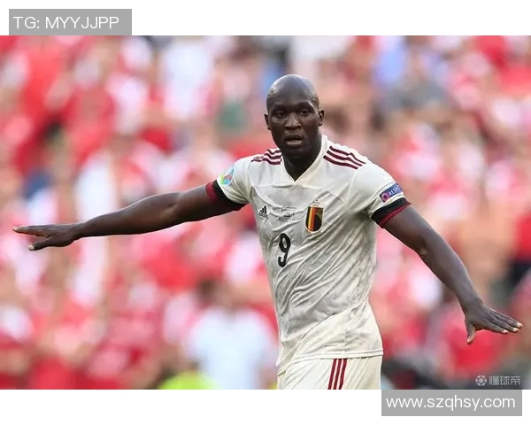 马丁内斯的传奇之路从足球场到人生舞台的精彩蜕变